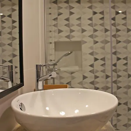 Canarios Avenida * ליסבון