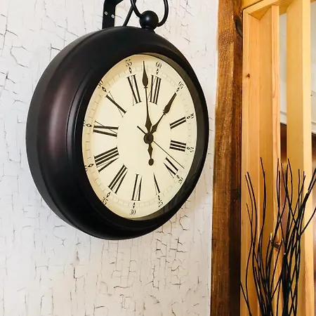 Canarios Avenida * Lisbon